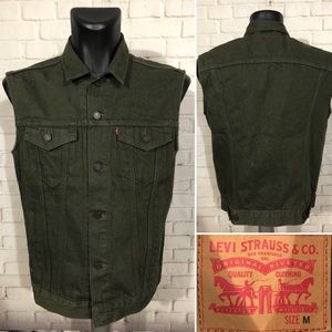 Levi’s Cutoff Sleeveless Trucker Denim Jacket